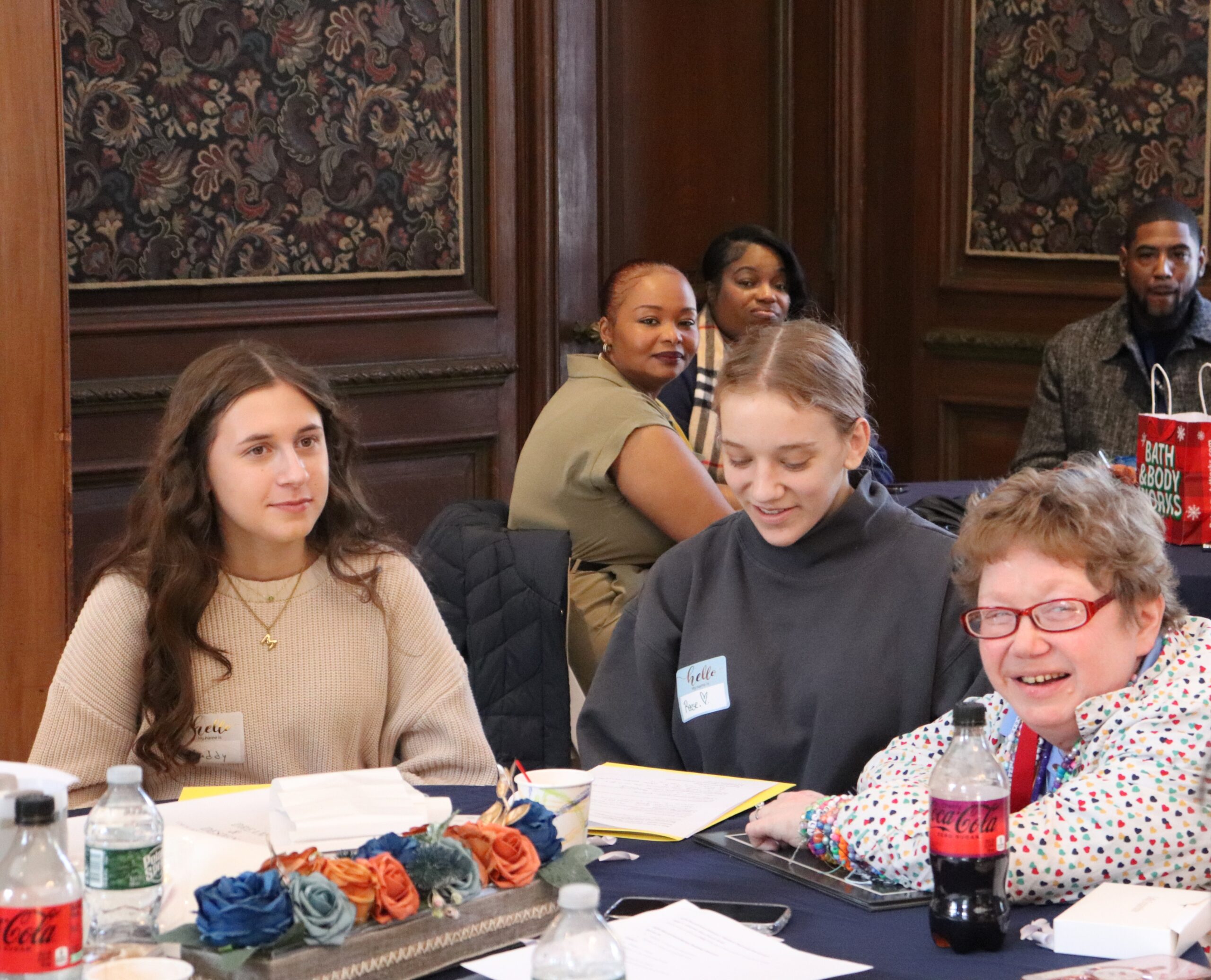 Citizens self-advocates and DSP Pathways students create vision boards together.