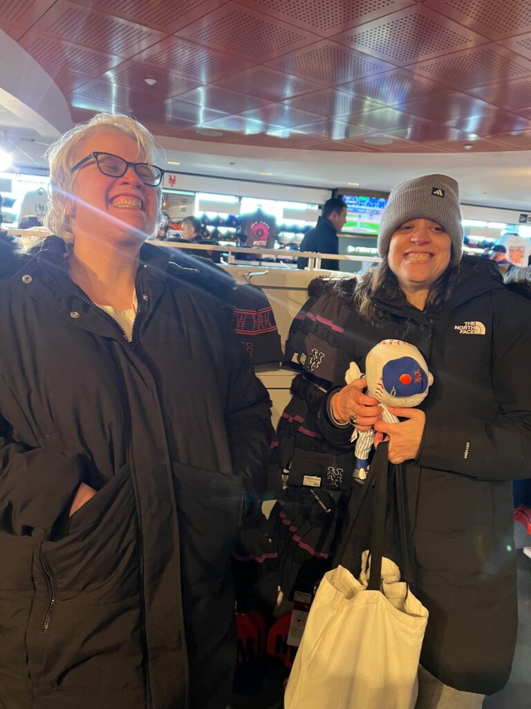 Lizzie Grogan and Jamie Allen at the Mets game